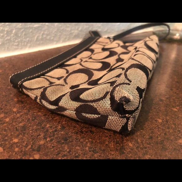 Gently used Authentic Coach wristlet - Picture 3 of 4